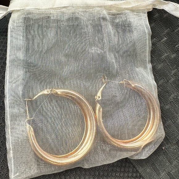 Jewelry - Gold hoop earrings